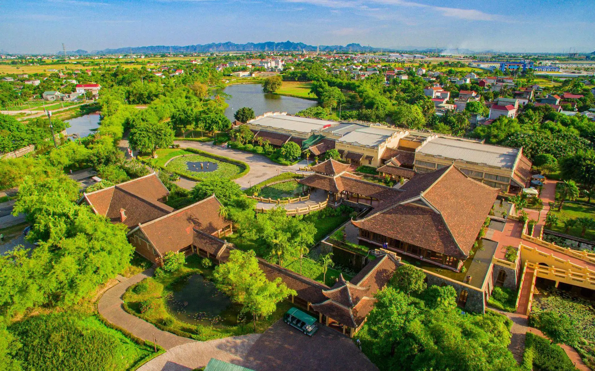Emeralda Resort