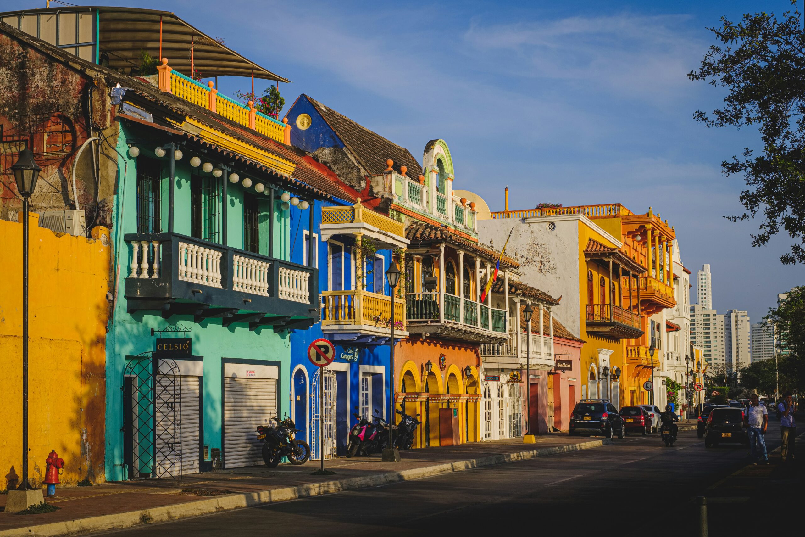 Colombia & Panama: Rails, Rum & Coffee